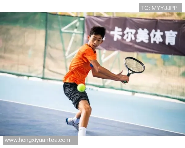 全国游泳锦标赛精彩落幕 新星涌现引发热烈关注